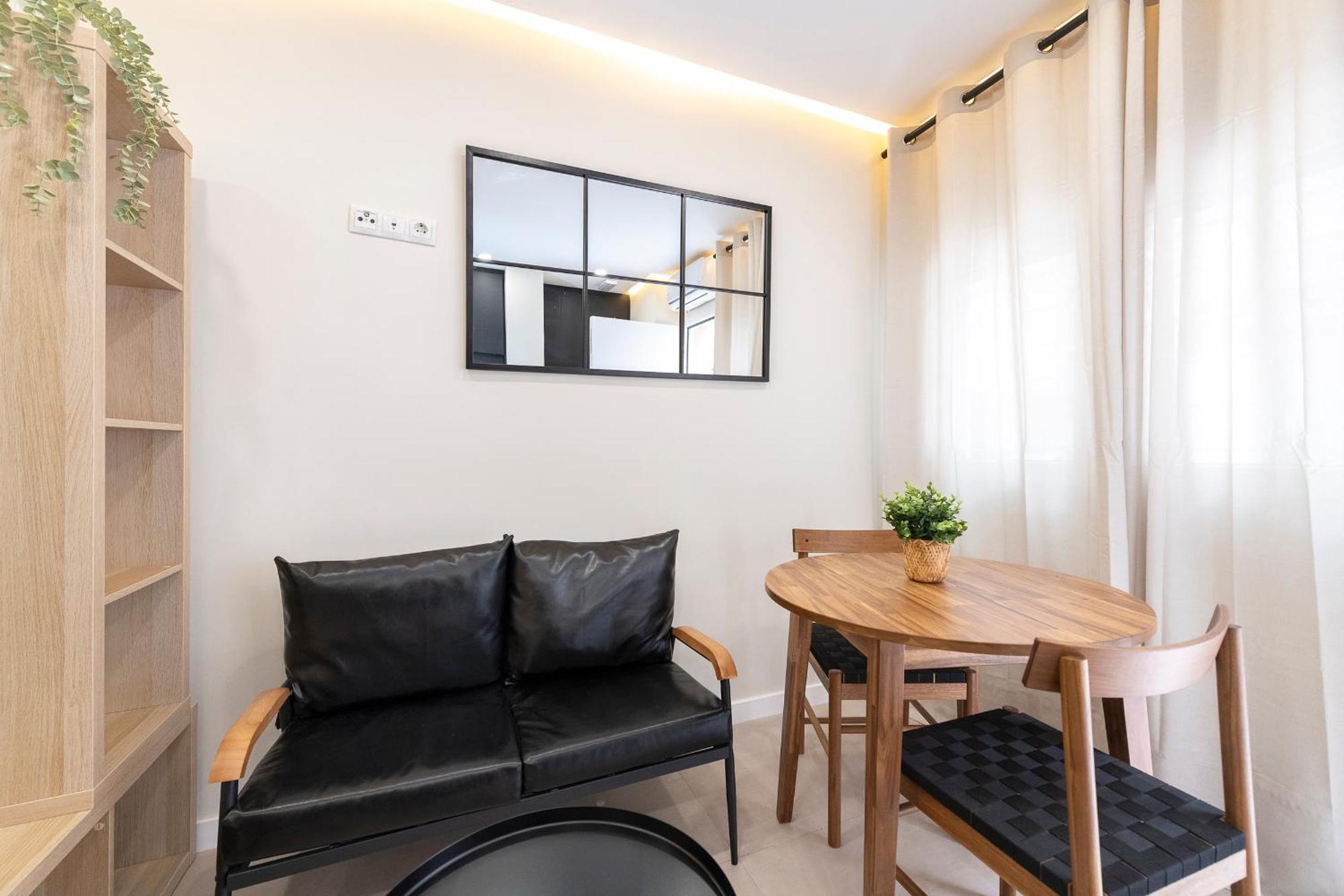 Malaga Exclusive Apartment Jacuzzi - By N&N Luxe Properties, Malaga